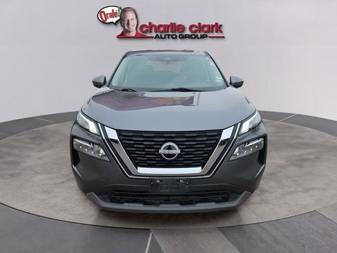 Used 2023 Nissan Rogue SV image 10