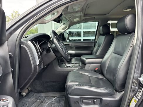 Used 2018 Toyota Sequoia TRD Sport AWD/4WD image 8