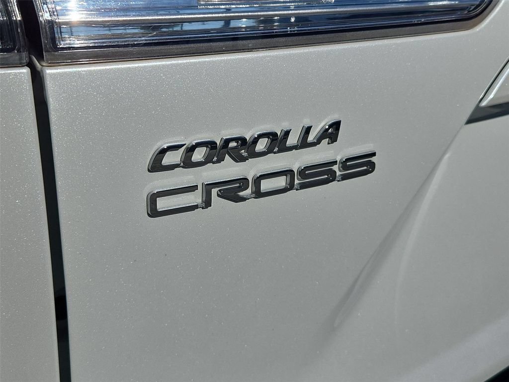 Used 2024 Toyota Corolla Cross LE FWD image 22