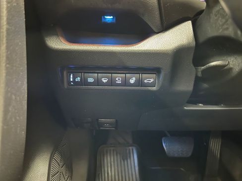 Used 2022 Toyota RAV4 Limited AWD/4WD image 25