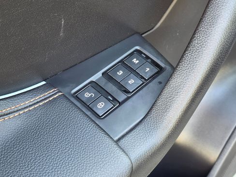 Used 2017 Jaguar F-PACE Prestige image 23