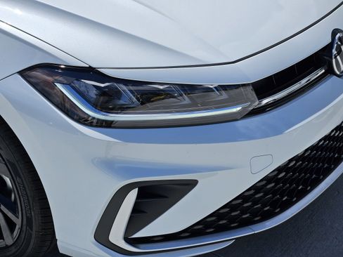 New 2025 Volkswagen Jetta SE image 9