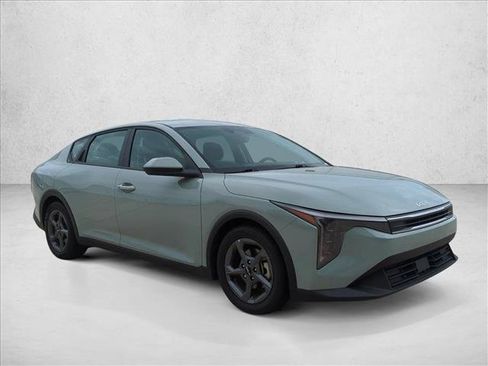 Used 2025 Kia K4 FWD image 3
