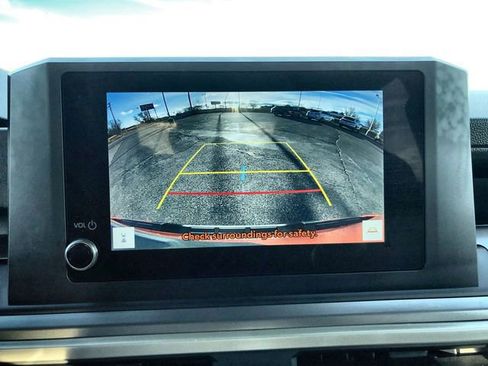 Used 2025 Toyota Tacoma TRD Off-Road image 17