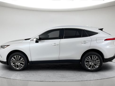 Used 2023 Toyota Venza XLE AWD/4WD image 6