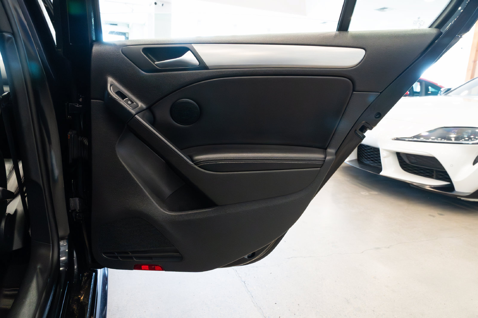 Used 2013 Volkswagen Golf R 4-Door AWD/4WD image 22