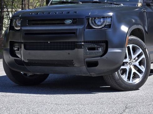 Used 2020 Land Rover Defender 110 HSE image 6