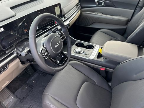 New 2026 Kia Carnival LXS image 8