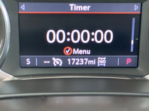 Certified 2023 GMC Acadia AT4 w/ Preferred Package image 24