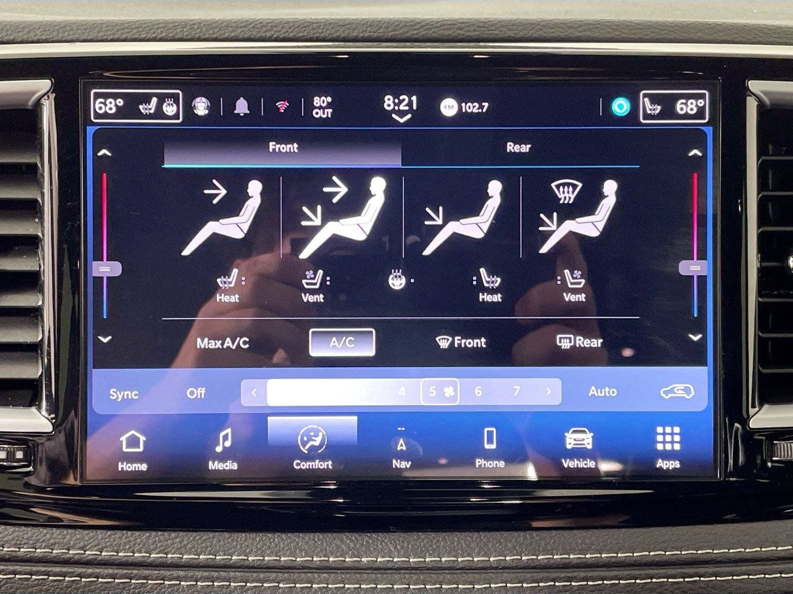Used 2025 Chrysler Pacifica Limited FWD image 9