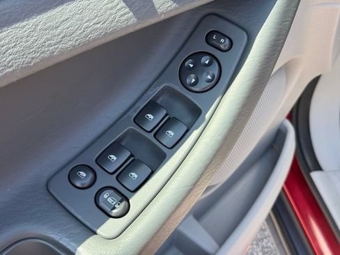 Used 2007 Chrysler Pacifica Touring FWD image 30