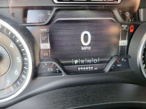 Used 2022 RAM 1500 Laramie AWD/4WD image 18