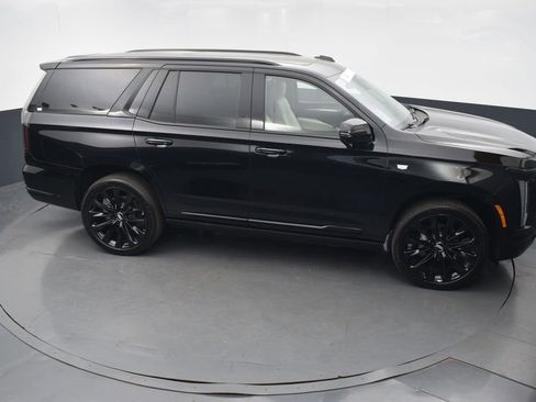 Certified 2026 Cadillac Escalade Platinum Sport w/ LPO, ONYX Package AWD/4WD image 47