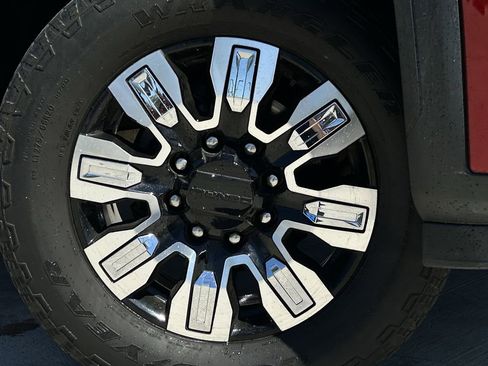 Used 2024 GMC Sierra 2500 Denali w/ Denali Reserve Package image 10