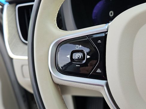 Used 2023 Volvo XC60 B5 Plus w/ Climate Package image 19