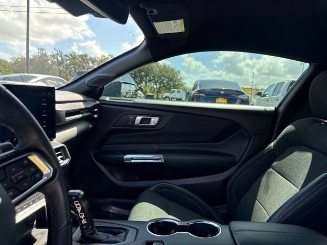 Used 2025 Ford Mustang GT RWD image 18