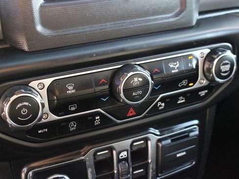 Used 2020 Jeep Gladiator Sport w/ Quick Order Package 24S AWD/4WD image 24