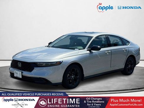 Used 2025 Honda Accord SE image 5