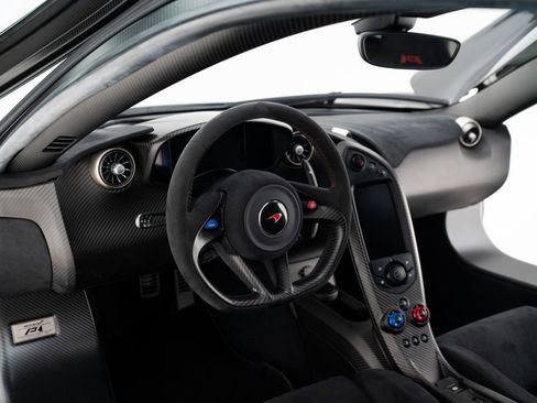 Used 2015 McLaren P1 RWD image 12