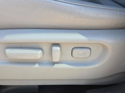 Used 2017 Honda Pilot Touring image 10