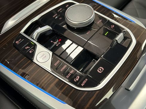 Used 2024 BMW X5 xDrive50e w/ M Sport Package image 17