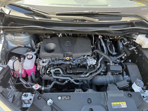 Used 2025 Toyota Sienna XLE image 34