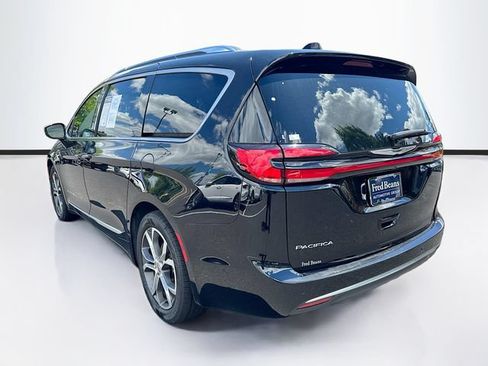 Used 2024 Chrysler Pacifica Pinnacle FWD image 7