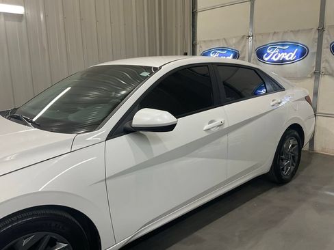 Used 2024 Hyundai Elantra SEL FWD image 5