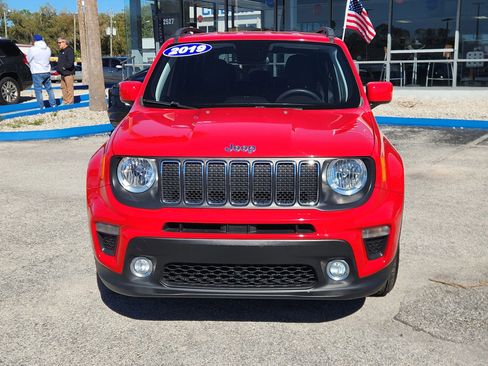 Used 2019 Jeep Renegade Latitude image 3