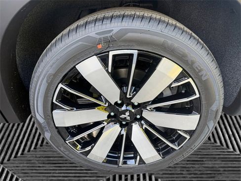 New 2026 Mitsubishi Outlander SE image 35