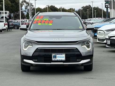 Used 2023 Kia Niro FWD image 9