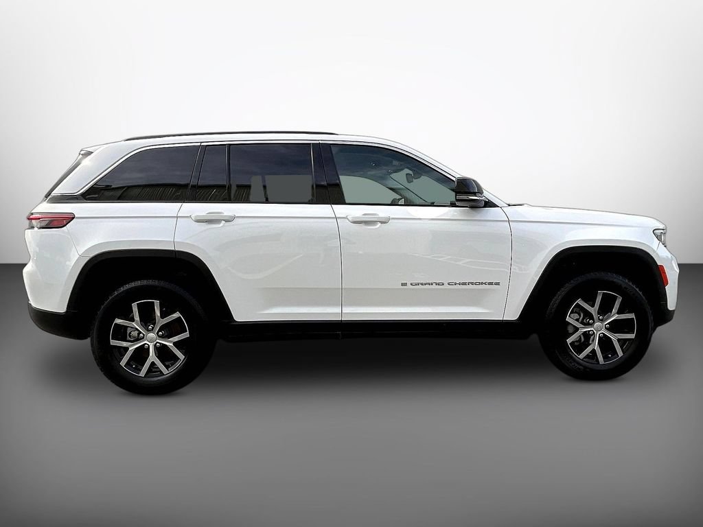 Used 2023 Jeep Grand Cherokee Limited AWD/4WD image 8