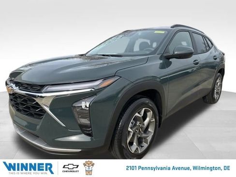 New 2026 Chevrolet Trax LT w/ Sunroof Package image 1