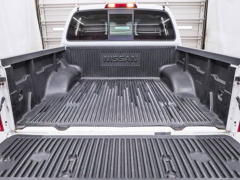 Used 2016 Nissan Frontier SV image 28