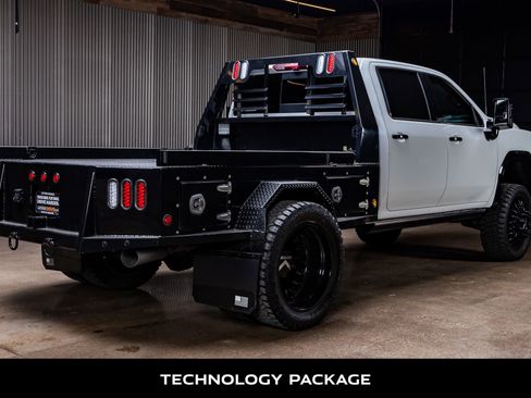 Used 2024 GMC Sierra 3500 Denali Ultimate image 8