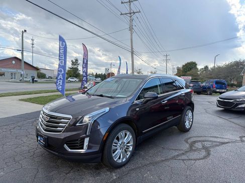 Used 2017 Cadillac XT5 Premium Luxury FWD image 3
