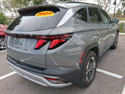 Used 2025 Hyundai Tucson SEL FWD image 3