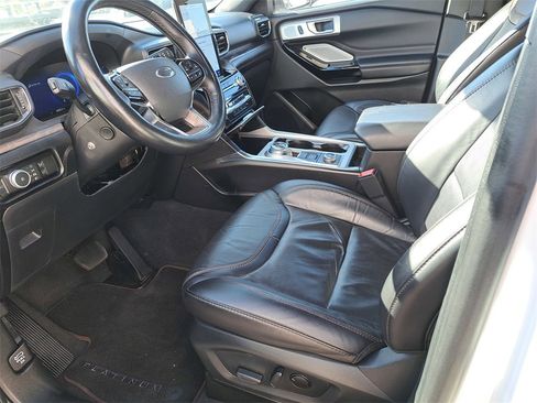 Used 2022 Ford Explorer Platinum w/ Equipment Group 601A image 12