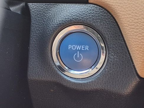 Used 2022 Toyota RAV4 XLE Premium AWD/4WD image 15