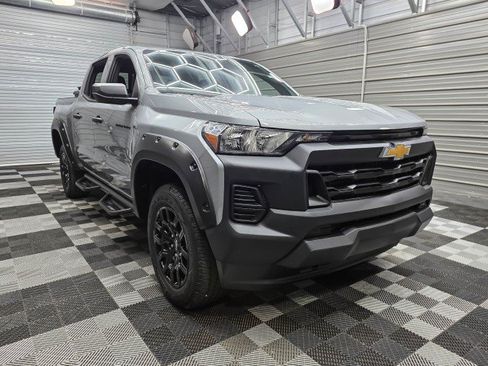 Used 2025 Chevrolet Colorado W/T w/ WT Custom Package AWD/4WD image 4