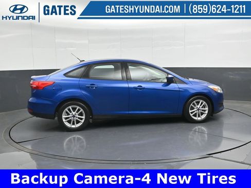 Used 2018 Ford Focus SE image 3