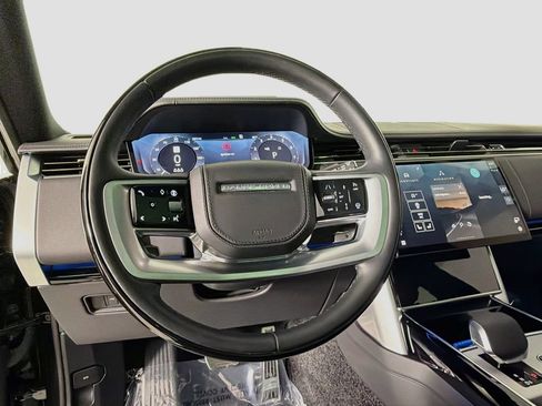 Certified 2025 Land Rover Range Rover SE AWD/4WD image 11