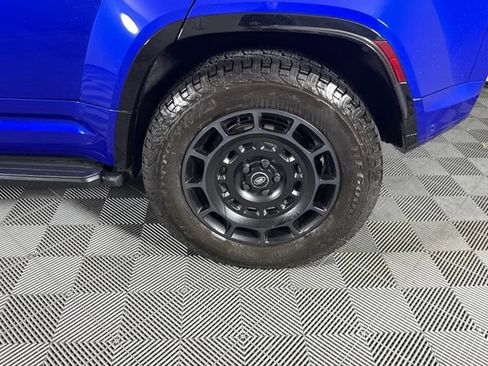 Used 2025 Land Rover Defender 110 AWD/4WD image 11