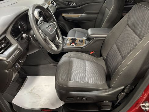 Used 2023 GMC Acadia SLE w/ Driver Convenience Package image 9