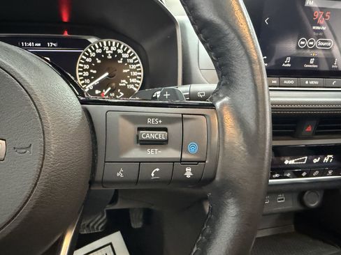 Used 2023 Nissan Rogue SV image 18