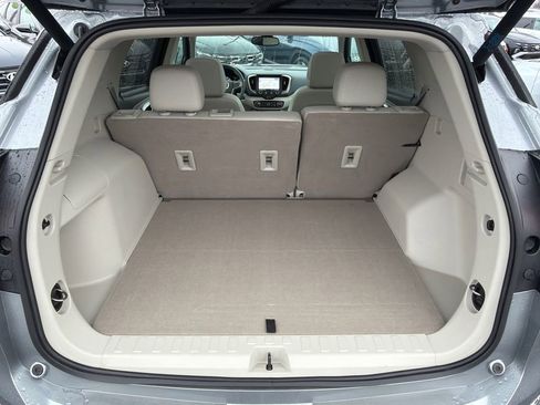 Used 2024 GMC Terrain Denali w/ Denali Premium Package image 18