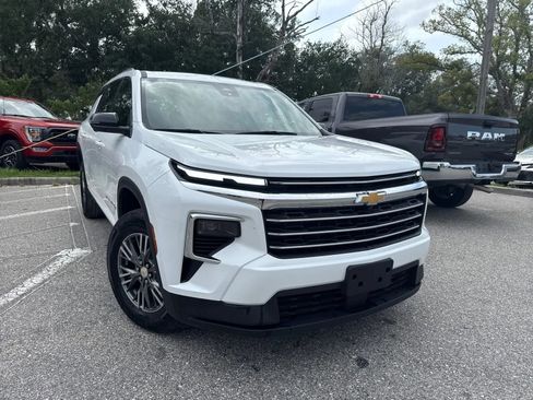 Used 2024 Chevrolet Traverse LT AWD/4WD image 5