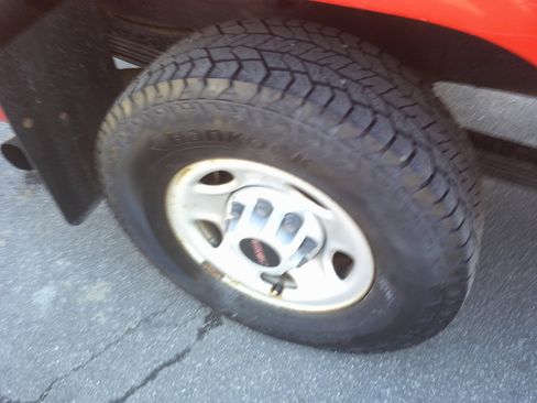 Used 2004 GMC Sierra 2500 W/T w/ Heavy-Duty Power Package image 12