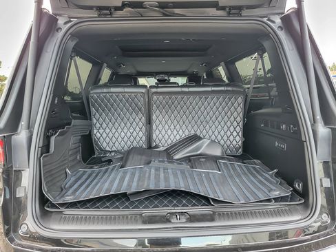 Used 2024 Jeep Wagoneer L 4WD w/ Premium Group I image 20