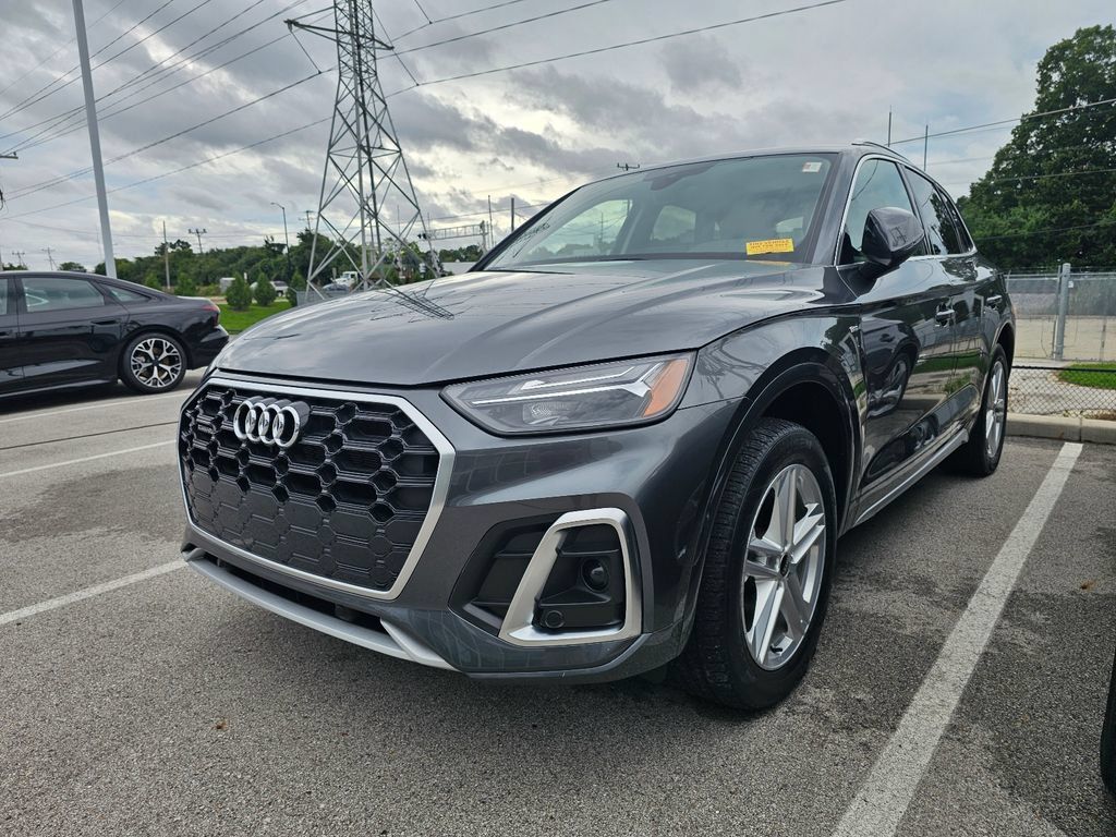 Used 2022 Audi Q5 e Premium AWD/4WD image 3